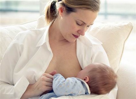 Breastfeed 1 Best Way To Breastfeed Your Newborn Baby 