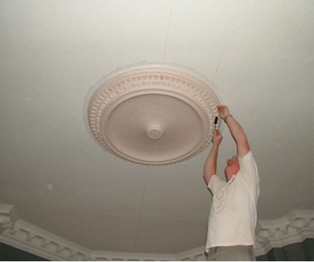 Best Way To Fit A Decorative Ceiling Rose